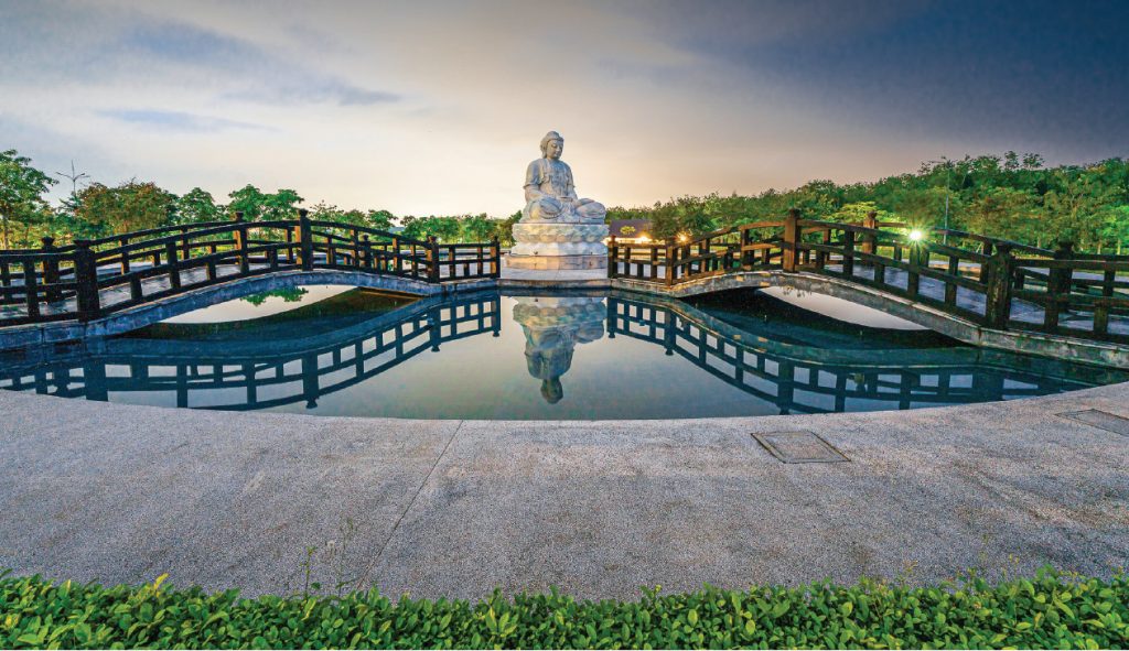 Đền Trình tại Sala Garden